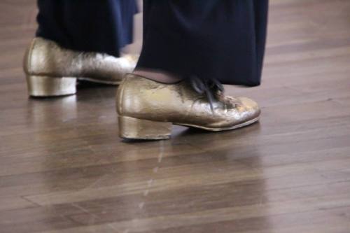 Dawn Hampton's bedecked golden feet - BSOE 2013